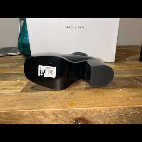 Balenciaga Chelsea Platform Boots - Picture 8 of 8